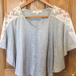 Rewind gray t-shirt with lace